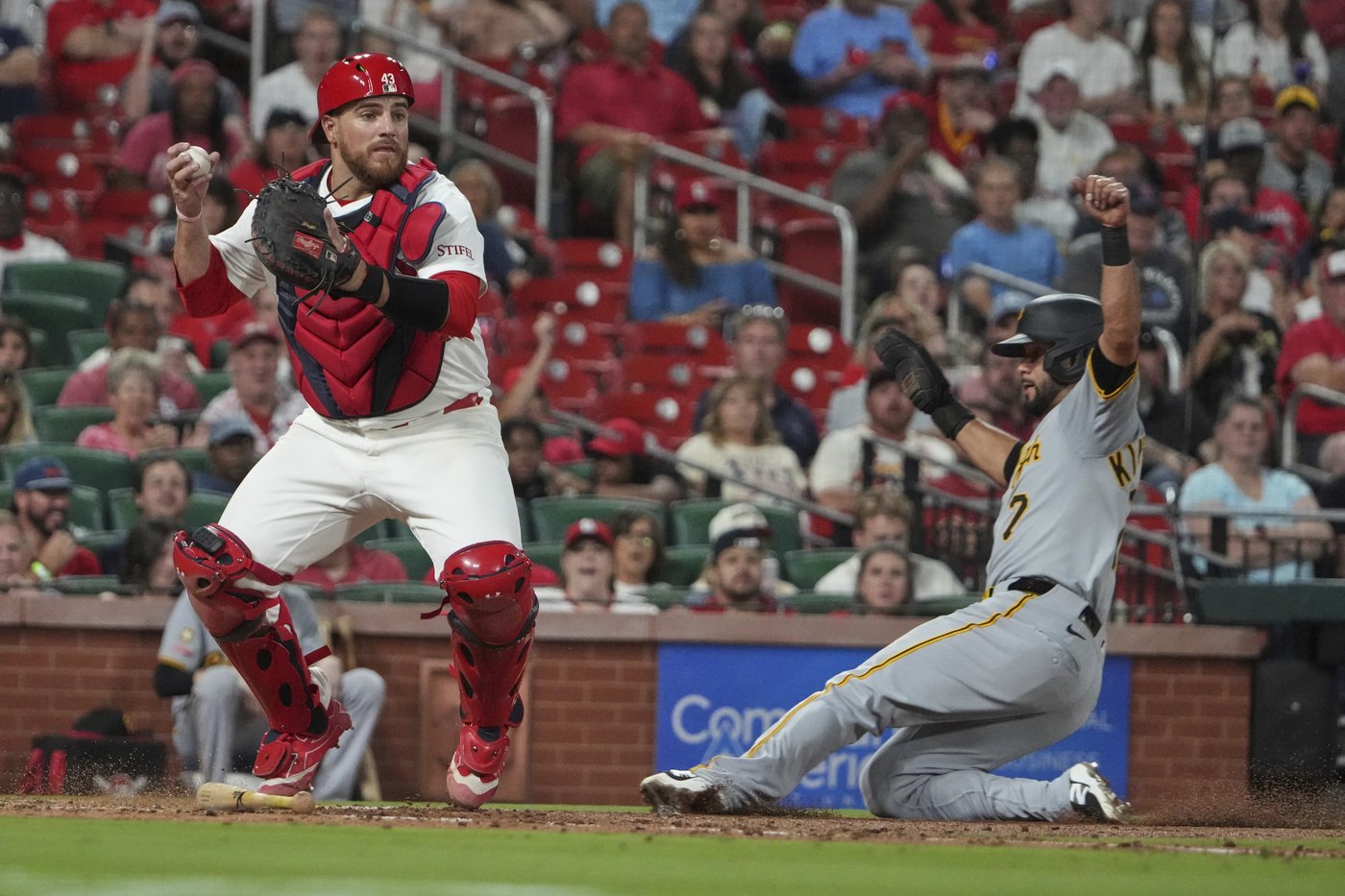 Pham's two-run single lifts Pirates over Cardinals 2-1 | iNFOnews.ca Pham's two-run single lifts Pirates over Cardinals 2-1 | iNFOnews.ca