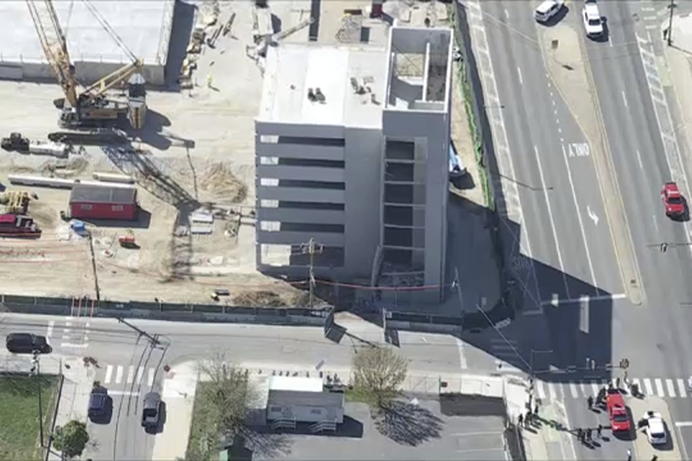 Bodies of 2 workers found days after partial collapse at parking garage being built in Philadelphia | iNFOnews.ca Bodies of 2 workers found days after partial collapse at parking garage being built in Philadelphia | iNFOnews.ca