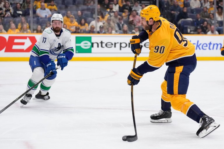 Cole Smith, Juuse Saros lead Predators over Canucks 2-1 | iNFOnews.ca