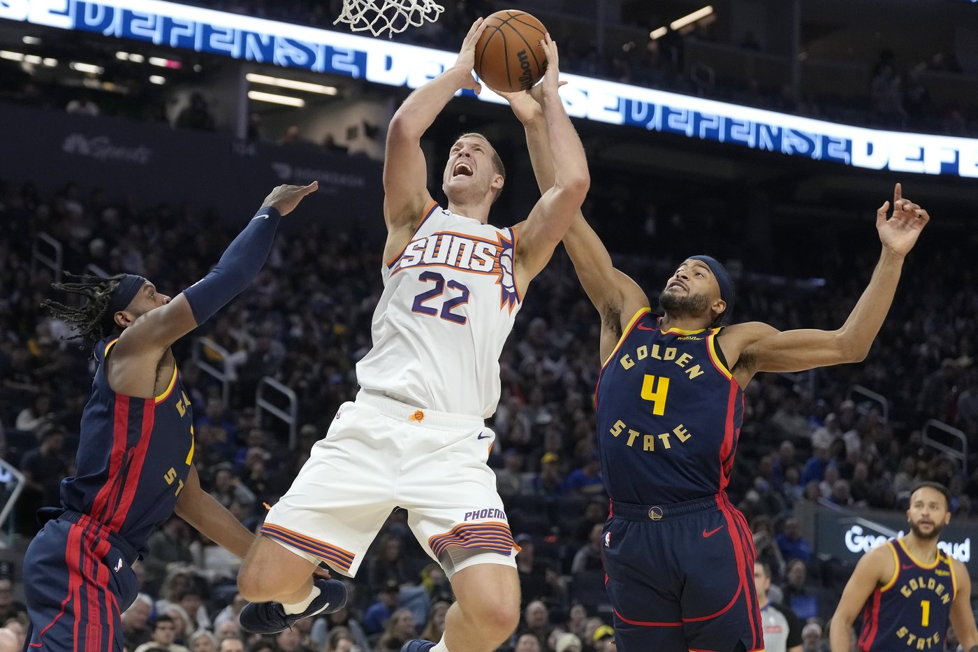 Devin Booker scores 31 points as Suns run away from Warriors for 130-105 win | iNFOnews.ca