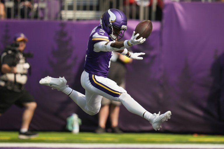 Isaiah Rodgers races into Vikings record book with pair of defensive touchdowns vs. Bengals | iNFOnews.ca