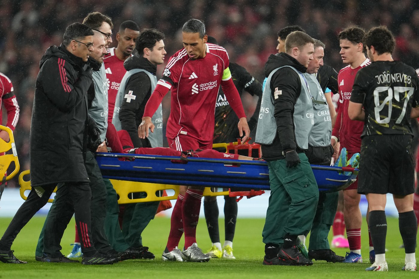 Hugo Ekitike injury looks 'really bad' in potential blow for Liverpool and France | iNFOnews.ca Hugo Ekitike injury looks 'really bad' in potential blow for Liverpool and France | iNFOnews.ca