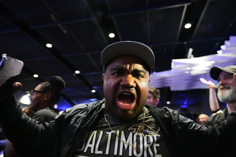 Ravens take Penn State guard Olaivavega Ioane with 14th pick, opting to shore up offensive line | iNFOnews.ca