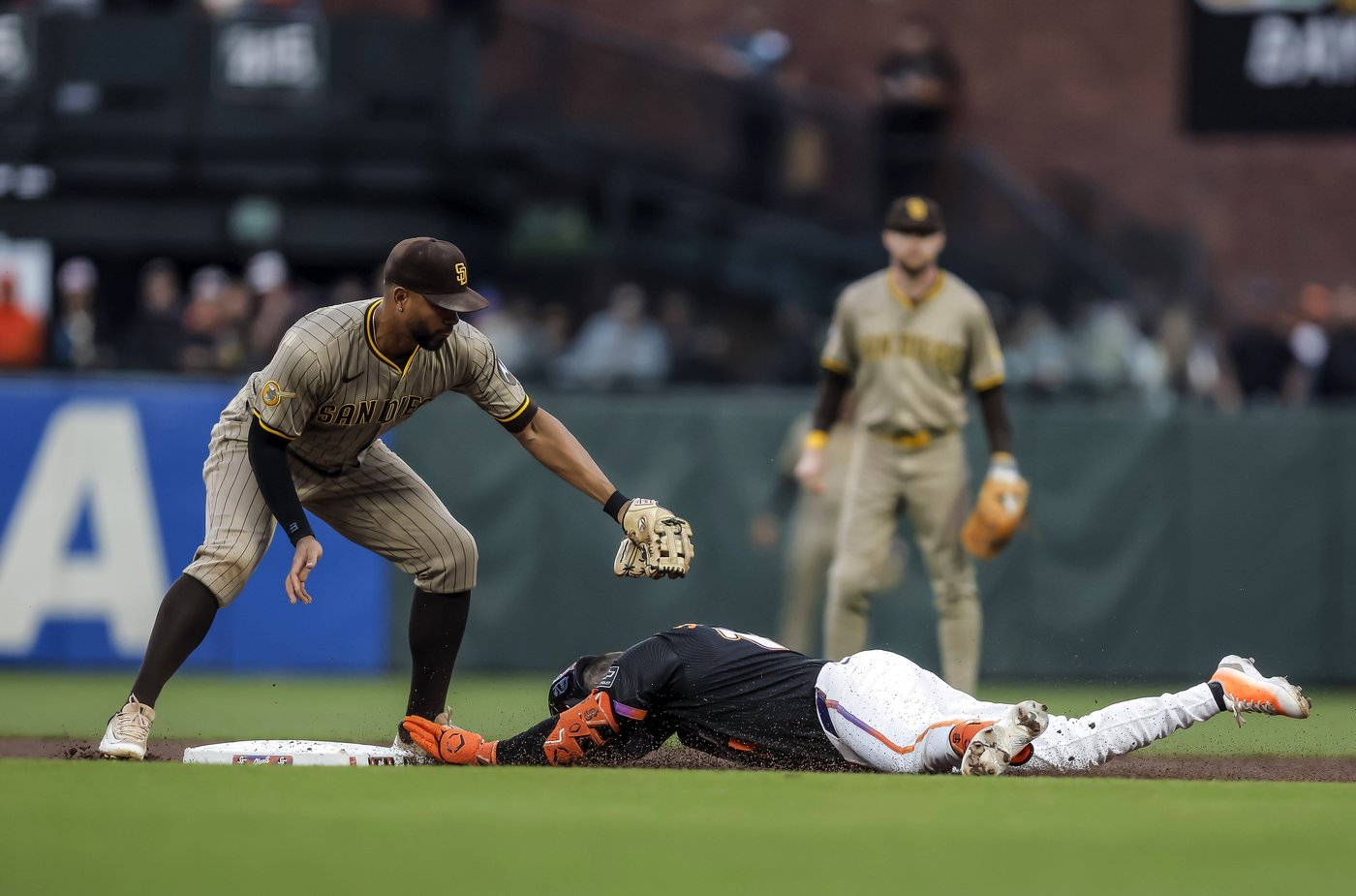 Jose Iglesias, Jackson Merrill hit home runs as Padres beat Giants again, 5-1 | iNFOnews.ca