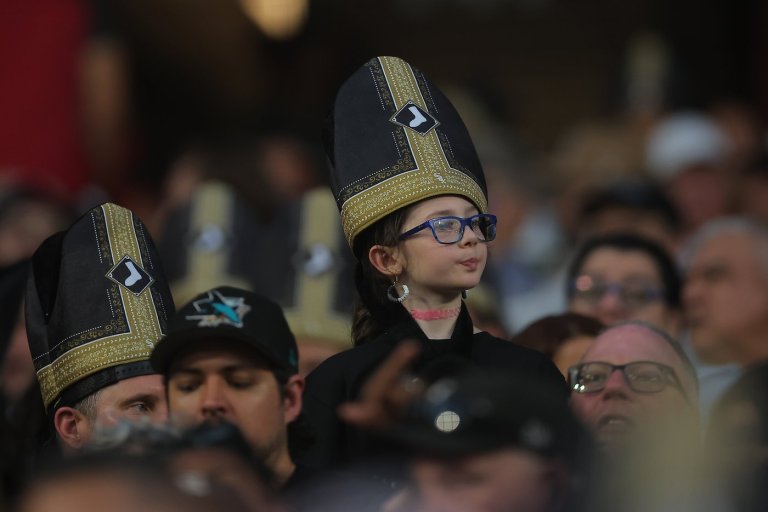Pope hats, bloody shirts and so many bobbleheads: The creative ways MLB teams lure fans to the park | iNFOnews.ca