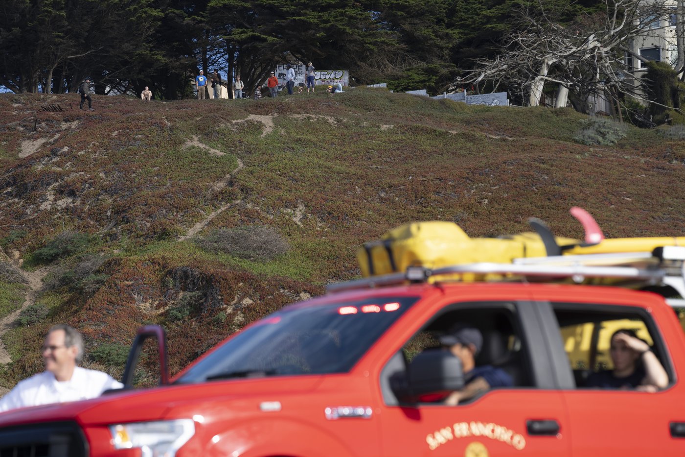 Quake prompts brief tsunami warning on the West Coast. Here's what to know about tsunamis | iNFOnews.ca