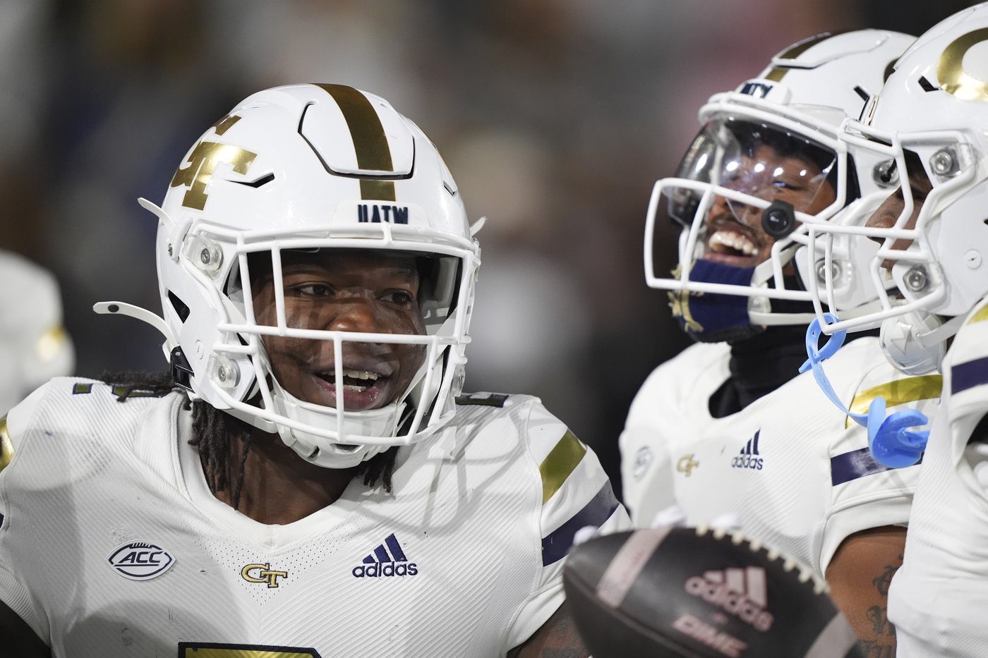 Philo delivers go-ahead TD run with 22 seconds remaining to lift Georgia Tech past N.C. State 30-29 | iNFOnews.ca
