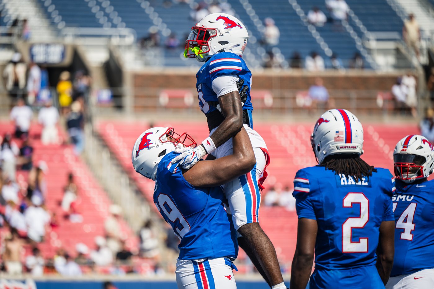 Jennings tosses 5 TDs as No. 17 SMU routs UC Davis 56-10 in scorching Texas heat | iNFOnews.ca