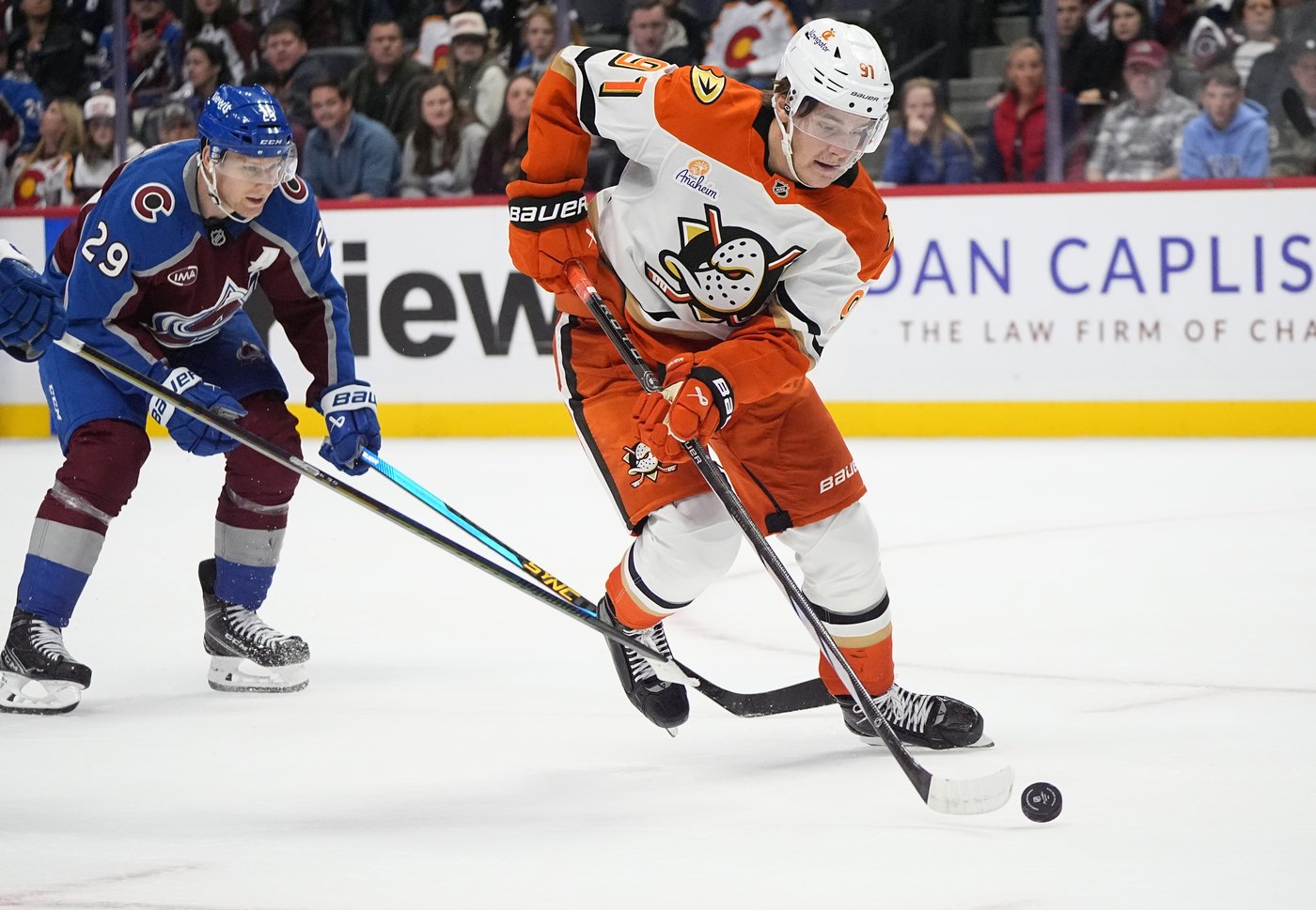 MacKinnon scores in OT to lift Avalanche past Ducks 4-3 for 1st win | iNFOnews.ca MacKinnon scores in OT to lift Avalanche past Ducks 4-3 for 1st win | iNFOnews.ca