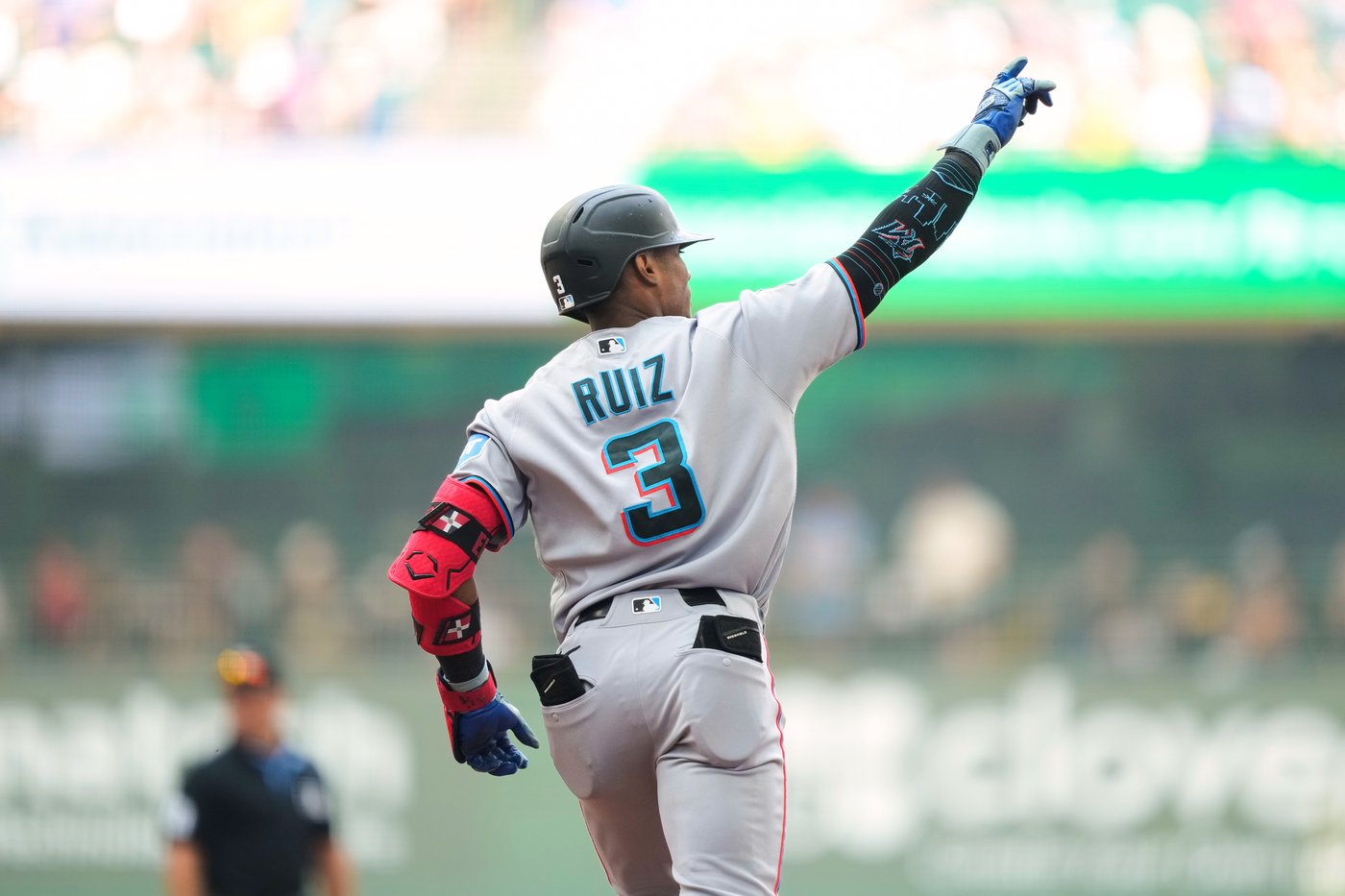 Contreras' 3-run homer in the bottom of the 9th gives Brewers 3-1 win over Marlins | iNFOnews.ca Contreras' 3-run homer in the bottom of the 9th gives Brewers 3-1 win over Marlins | iNFOnews.ca