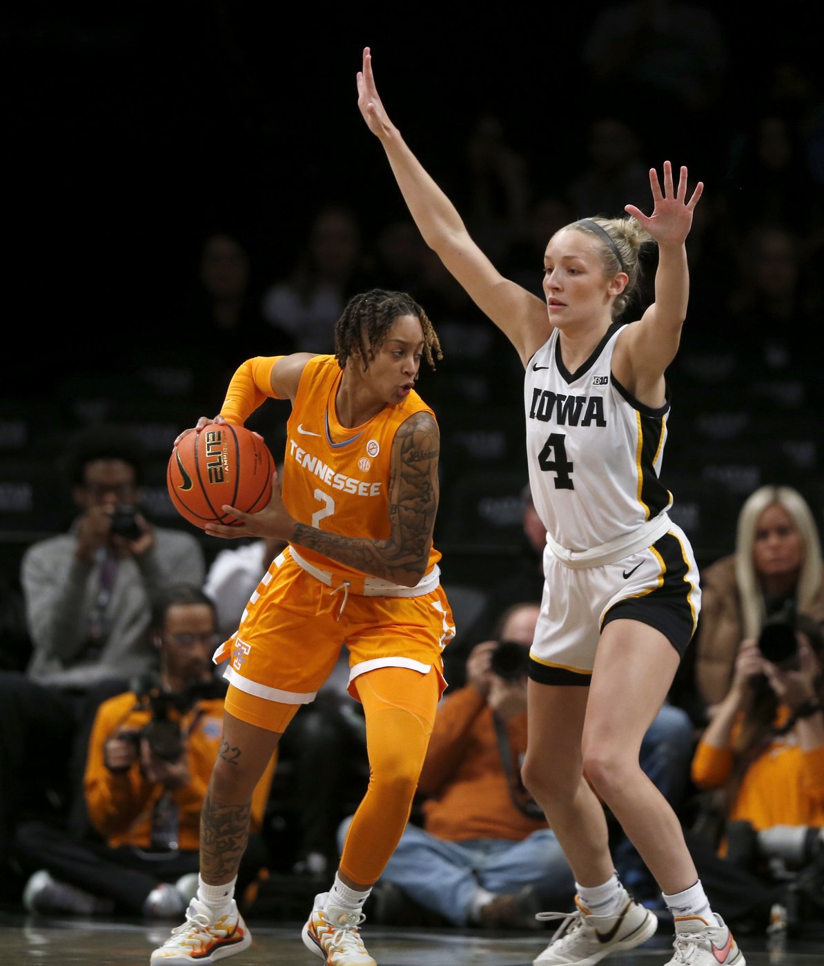 Tennessee uses late run to beat No. 17 Iowa 78-68 in inaugural Women's Champions Classic | iNFOnews.ca