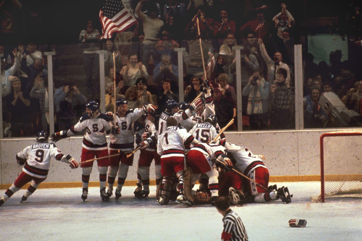 Bill to award 1980 ‘Miracle On Ice’ US hockey team with Congressional Gold Medals is reintroduced | iNFOnews.ca Bill to award 1980 ‘Miracle On Ice’ US hockey team with Congressional Gold Medals is reintroduced | iNFOnews.ca