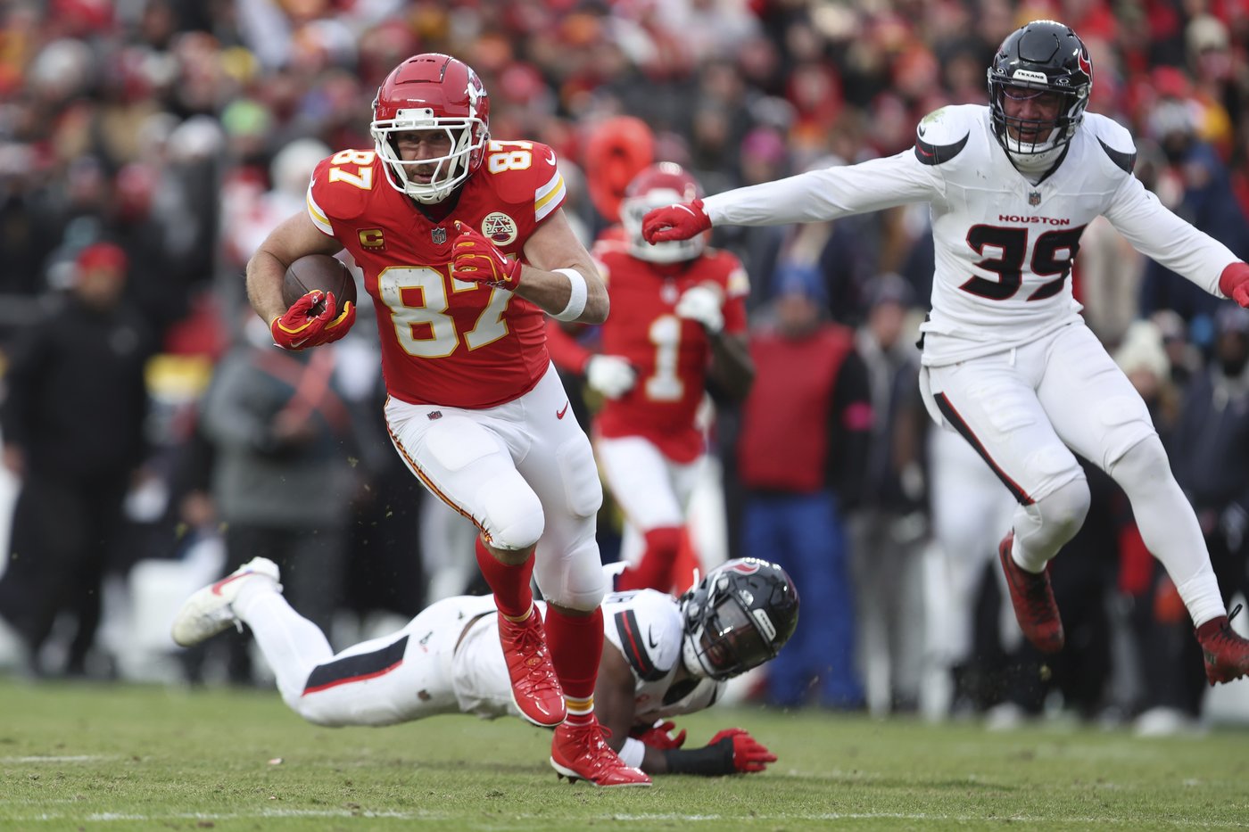 Mahomes and Kelce help Chiefs to a 23-14 win over Texans and another AFC title game trip | iNFOnews.ca Mahomes and Kelce help Chiefs to a 23-14 win over Texans and another AFC title game trip | iNFOnews.ca