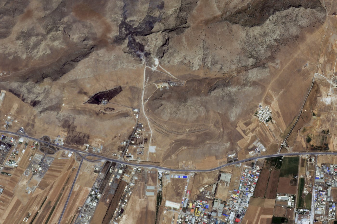 The Latest: Israel threatens more attacks on Iran after Tehran retaliates with missile strikes | iNFOnews.ca The Latest: Israel threatens more attacks on Iran after Tehran retaliates with missile strikes | iNFOnews.ca