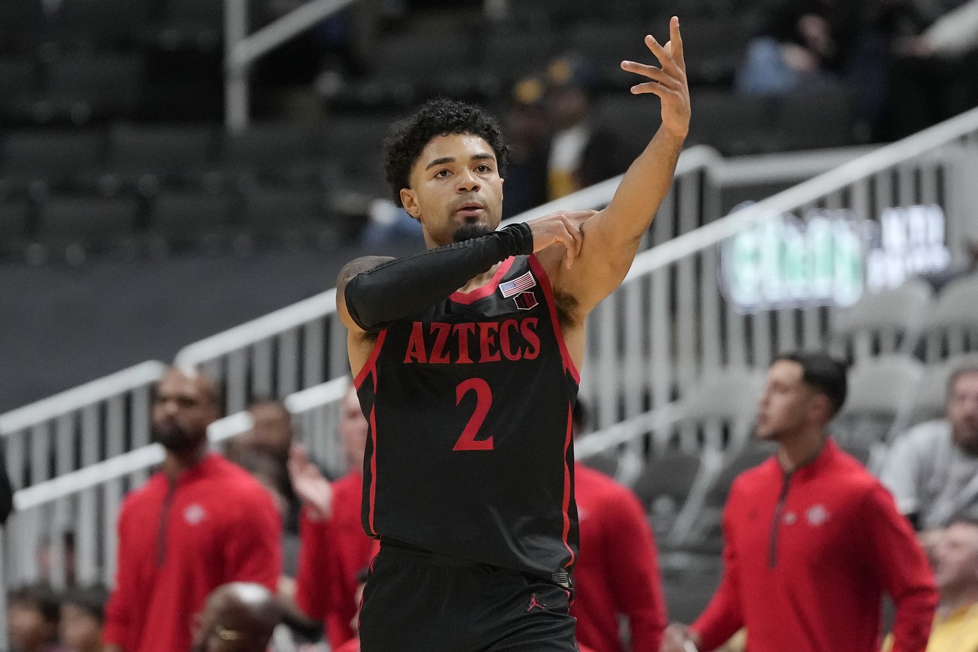 No. 23 San Diego State wins its fifth straight game by beating California 71-50 | iNFOnews.ca