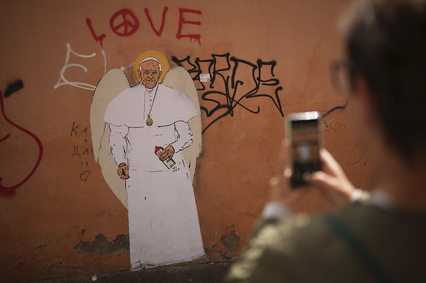 PHOTO COLLECTION: Depictions of Pope Francis | iNFOnews.ca