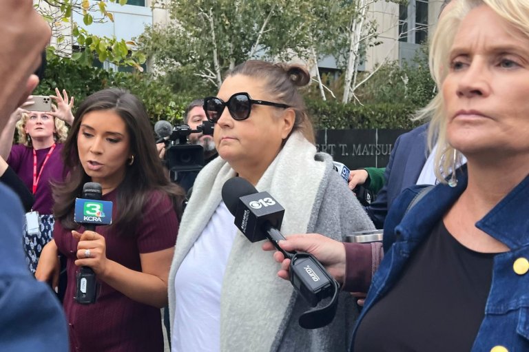 Ex-aide to California Democrats admits guilt in scheme to steal campaign funds from health secretary | iNFOnews.ca