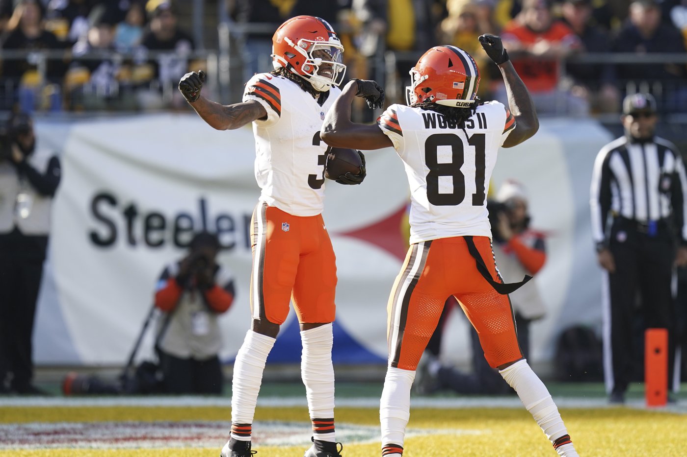Wilson throws for 2 touchdowns as Steelers cruise past mistake-prone Browns 27-14 | iNFOnews.ca Wilson throws for 2 touchdowns as Steelers cruise past mistake-prone Browns 27-14 | iNFOnews.ca