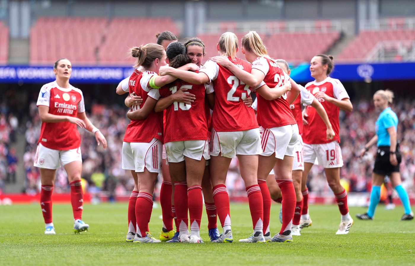 Arsenal capitalizes on Lyon blunders to win 2-1 in Women's Champions League semifinals | iNFOnews.ca
