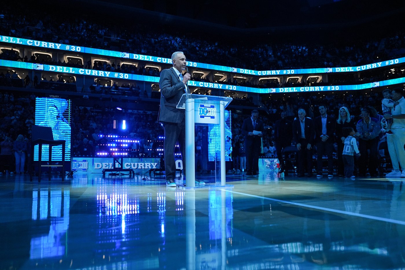 A deserved tribute for Dell Curry, who has his No. 30 jersey raised to the Charlotte rafters | iNFOnews.ca