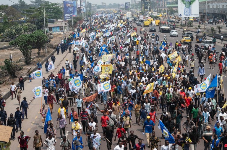 Police fire tear gas to break up Congo protests against constitutional changes | iNFOnews.ca