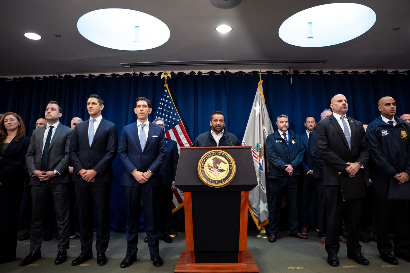 NBA head coach and player charged in sprawling sports betting and Mafia-backed poker schemes | iNFOnews.ca