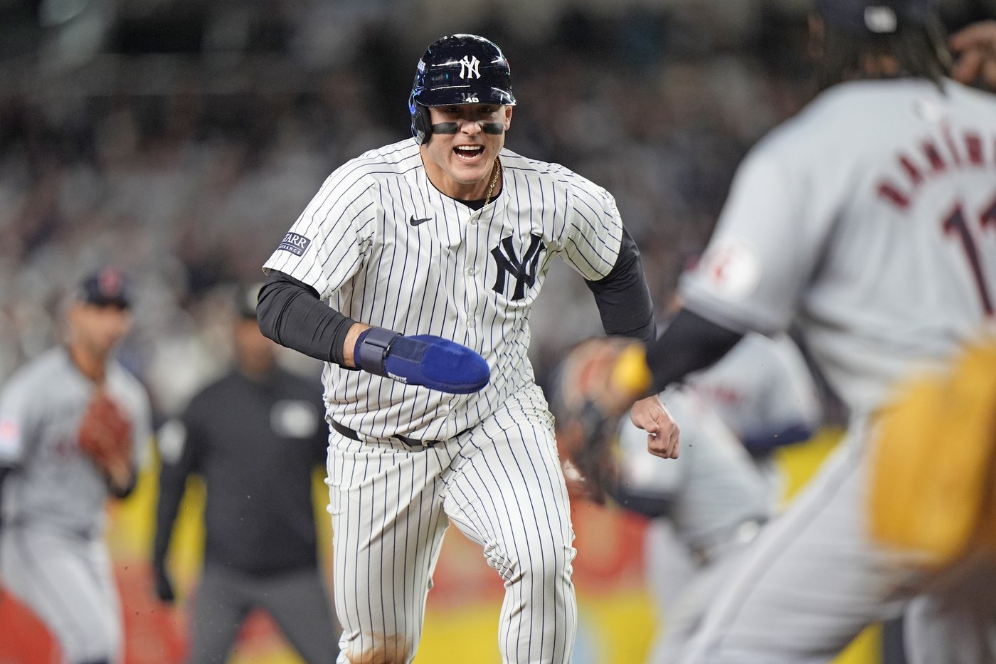 Still playing with two broken fingers, Yankees 1B Anthony Rizzo excited for World Series return | iNFOnews.ca Still playing with two broken fingers, Yankees 1B Anthony Rizzo excited for World Series return | iNFOnews.ca