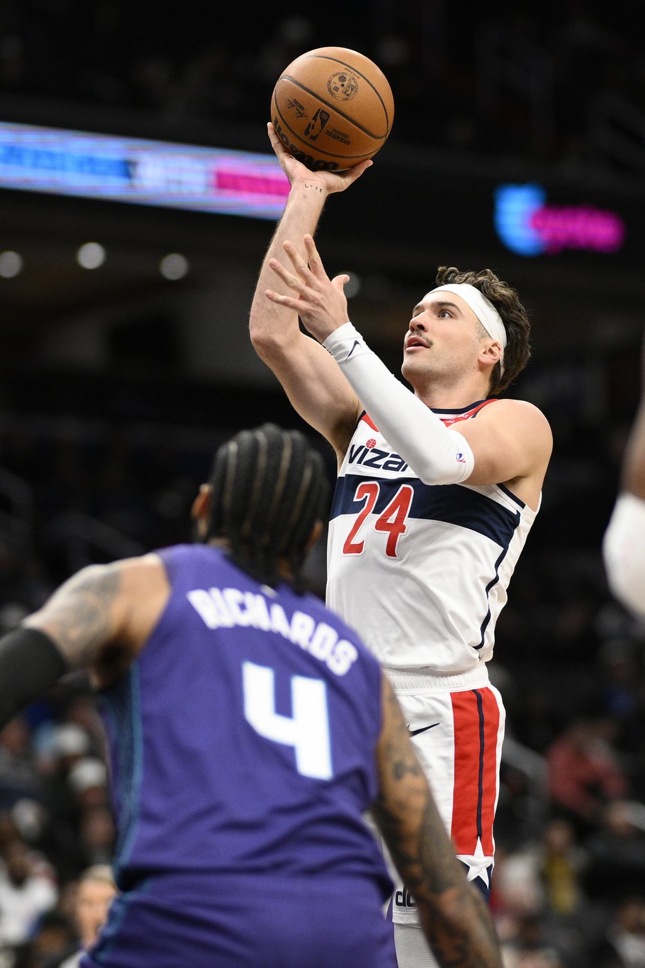 Jordan Poole, Malcolm Brogdon help Wizards snap 3-game skid with a 123-114 win over the Hornets | iNFOnews.ca
