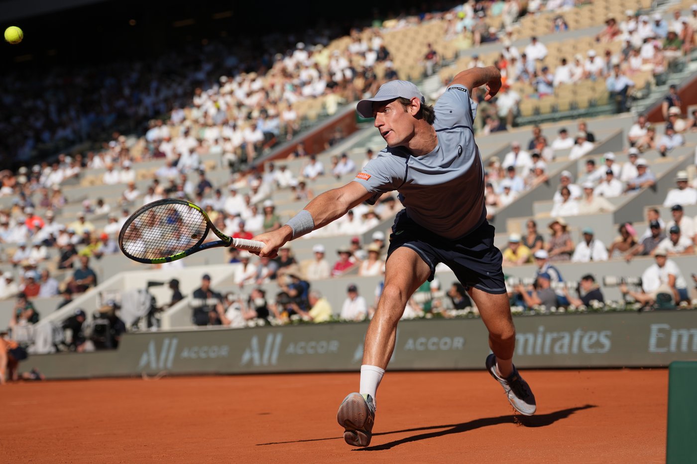 Djokovic pushed in 4-set win amid heat wave at French Open. Rybakina beaten in big day for Ukraine | iNFOnews.ca Djokovic pushed in 4-set win amid heat wave at French Open. Rybakina beaten in big day for Ukraine | iNFOnews.ca