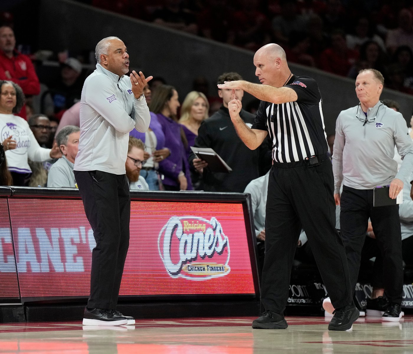 Kansas State fires basketball coach Jerome Tang, days after fans wore bags over heads | iNFOnews.ca