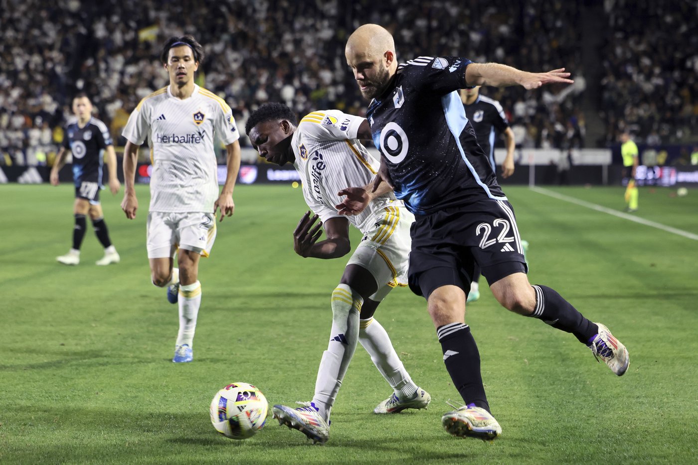 Pec, Paintsil, Joveljic each score 2 goals, Galaxy beat Minnesota 6-2, advance to conference finals | iNFOnews.ca