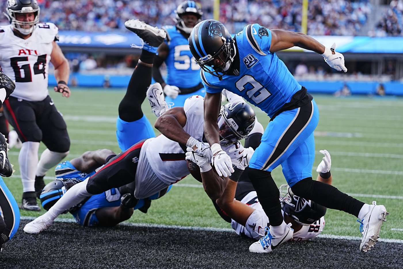 Bijan Robinson scores 2 TDs. Falcons beat Panthers 38-20 for 3rd straight victory vs. NFC South foe | iNFOnews.ca