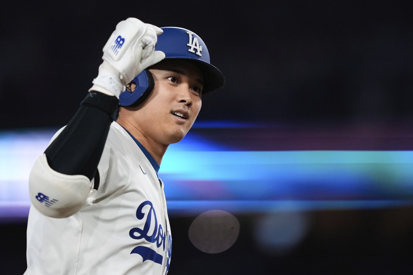 Ohtani homers twice and drives in 6 runs on his bobblehead night in Dodgers' 19-2 rout of Athletics | iNFOnews.ca Ohtani homers twice and drives in 6 runs on his bobblehead night in Dodgers' 19-2 rout of Athletics | iNFOnews.ca