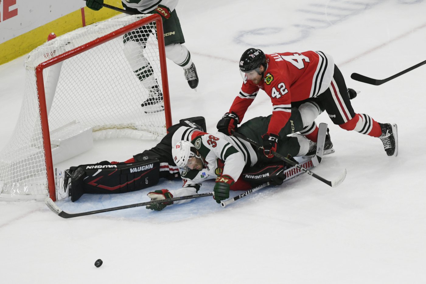 NHL roundup: Kurashev's OT goal lifts Blackhawks over Wild 2-1 | iNFOnews.ca NHL roundup: Kurashev's OT goal lifts Blackhawks over Wild 2-1 | iNFOnews.ca