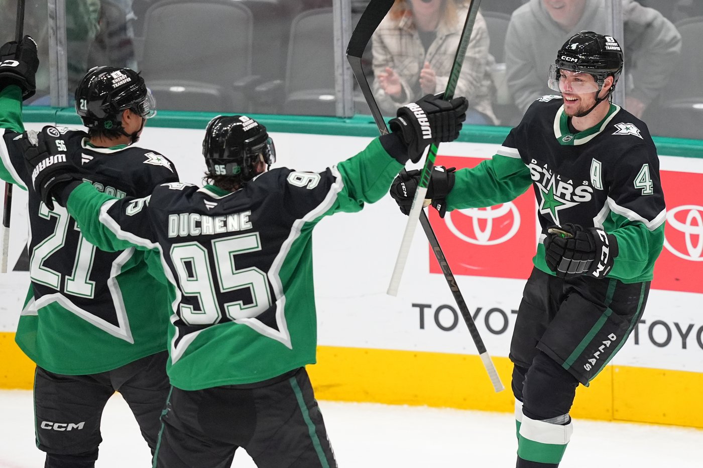 Heiskanen scores in overtime to push the Stars past the Blackhawks, 4-3 | iNFOnews.ca