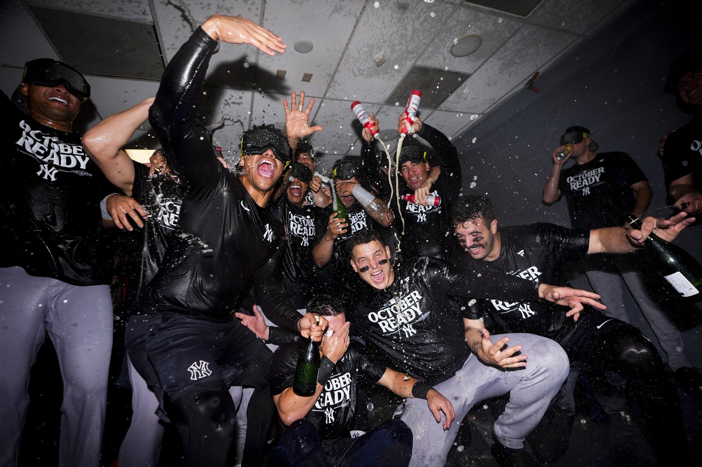 Rizzo drives in 2 runs as Yankees earn playoff berth with 2-1 win over Mariners in 10 innings | iNFOnews.ca