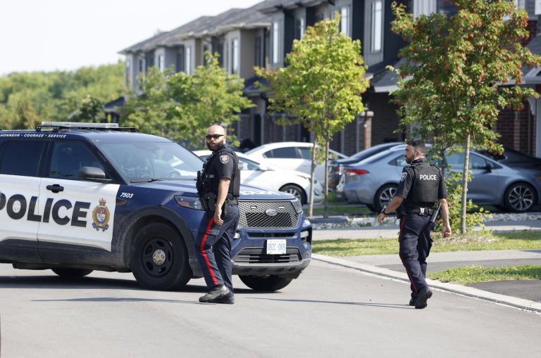 Ottawa police investigate murder-suicide after 2 boys found dead in home, dad in car | iNFOnews.ca