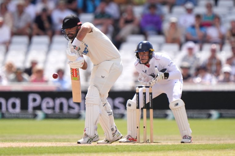 New Zealand digs in and becomes a strong favorite to beat England in series-deciding 3rd test | iNFOnews.ca
