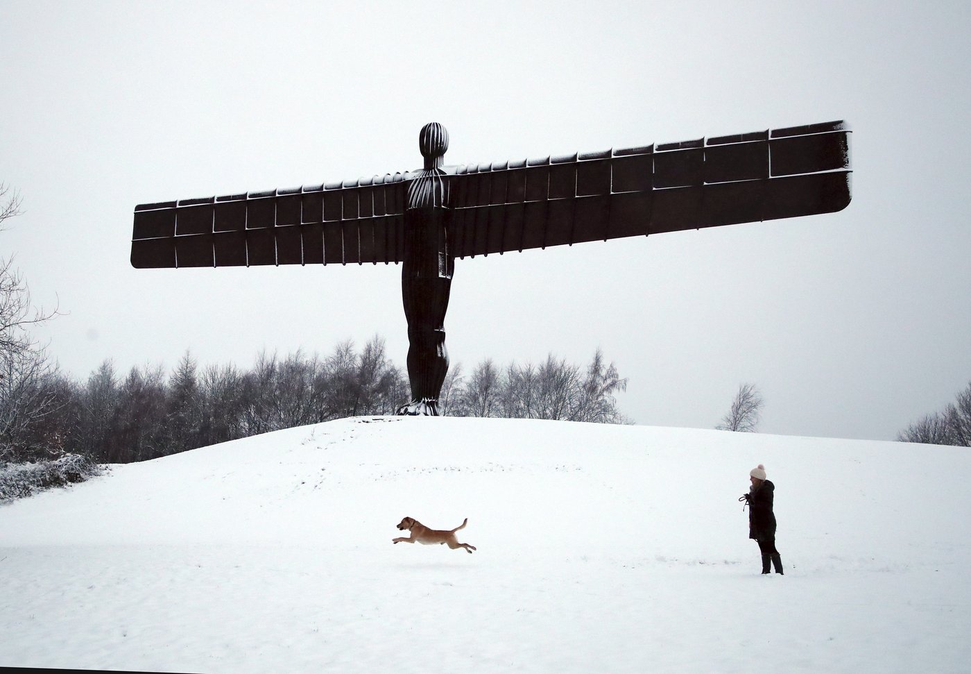 Heavy snow brings widespread disruption across the UK | iNFOnews.ca