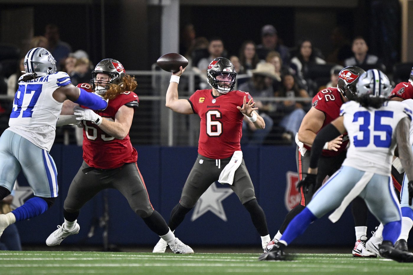On Football: Falcons and Buccaneers flip spots atop the NFC South and playoff races tighten up | iNFOnews.ca On Football: Falcons and Buccaneers flip spots atop the NFC South and playoff races tighten up | iNFOnews.ca