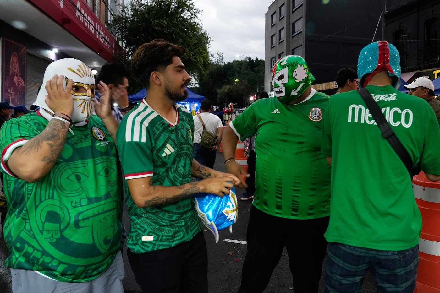 Masked wrestlers flood Mexico’s World Cup streets as fans embrace lucha libre fever | iNFOnews.ca Masked wrestlers flood Mexico’s World Cup streets as fans embrace lucha libre fever | iNFOnews.ca