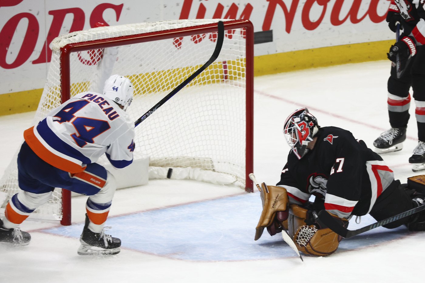 Bo Horvat scores as the Islanders top the Sabres 4-3 | iNFOnews.ca Bo Horvat scores as the Islanders top the Sabres 4-3 | iNFOnews.ca