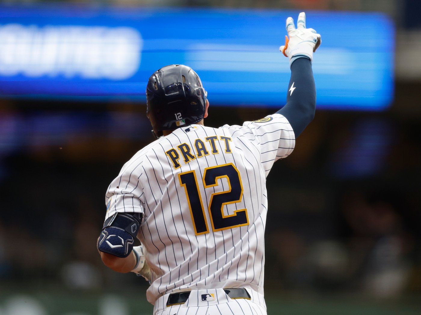 Rookies Pratt, Lara drive in 3 runs apiece, Gasser works 6 innings as Brewers beat Rockies 8-5 | iNFOnews.ca