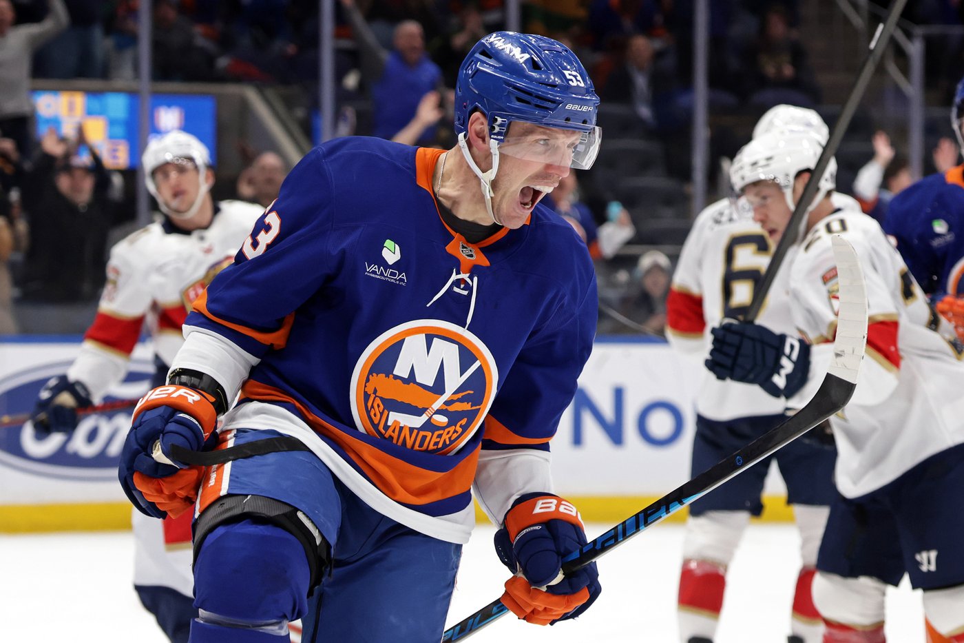 Islanders rally from a multigoal deficit to beat the Panthers 5-2 | iNFOnews.ca