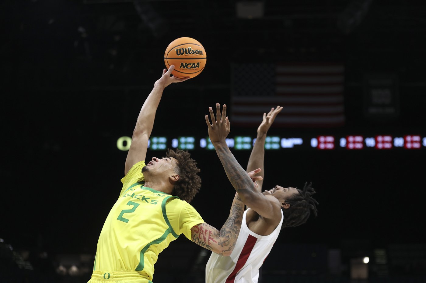 Nate Bittle's putback with 4.4 seconds left gives Oregon 83-81 win over No. 9 Alabama | iNFOnews.ca