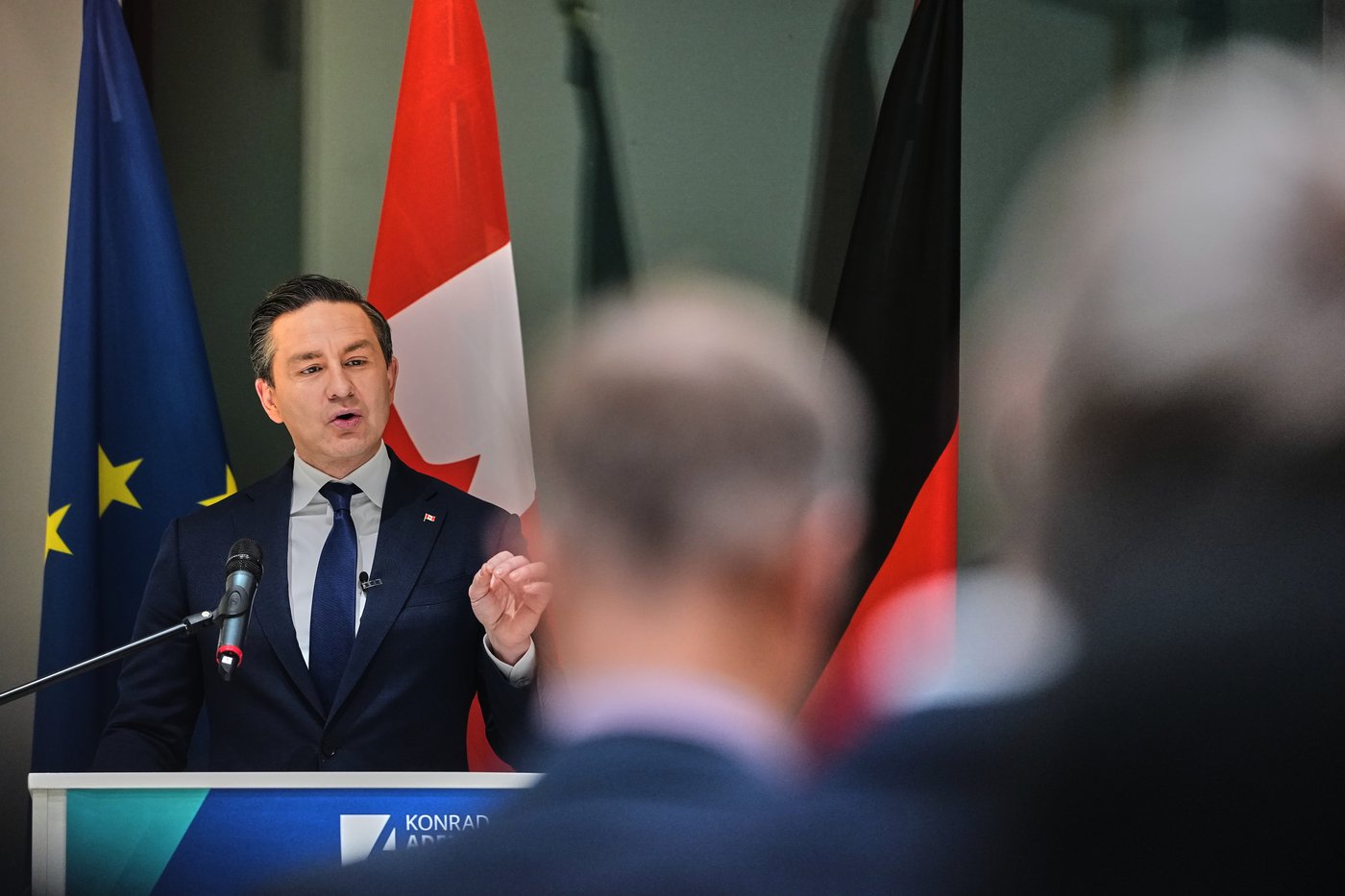 Poilievre pitches Germany on Canada as reliable LNG supplier in Berlin speech | iNFOnews.ca