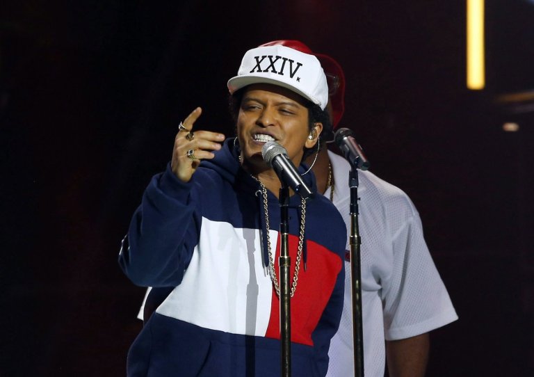 Pair from Calgary attacked after Bruno Mars concert in Vancouver | iNFOnews.ca