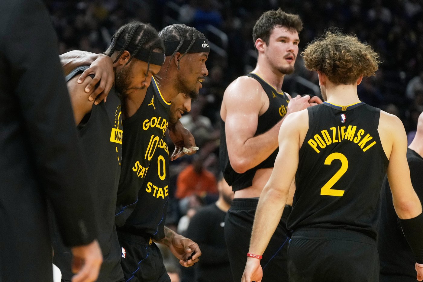 Warriors star Jimmy Butler undergoes right knee surgery to repair anterior cruciate ligament | iNFOnews.ca