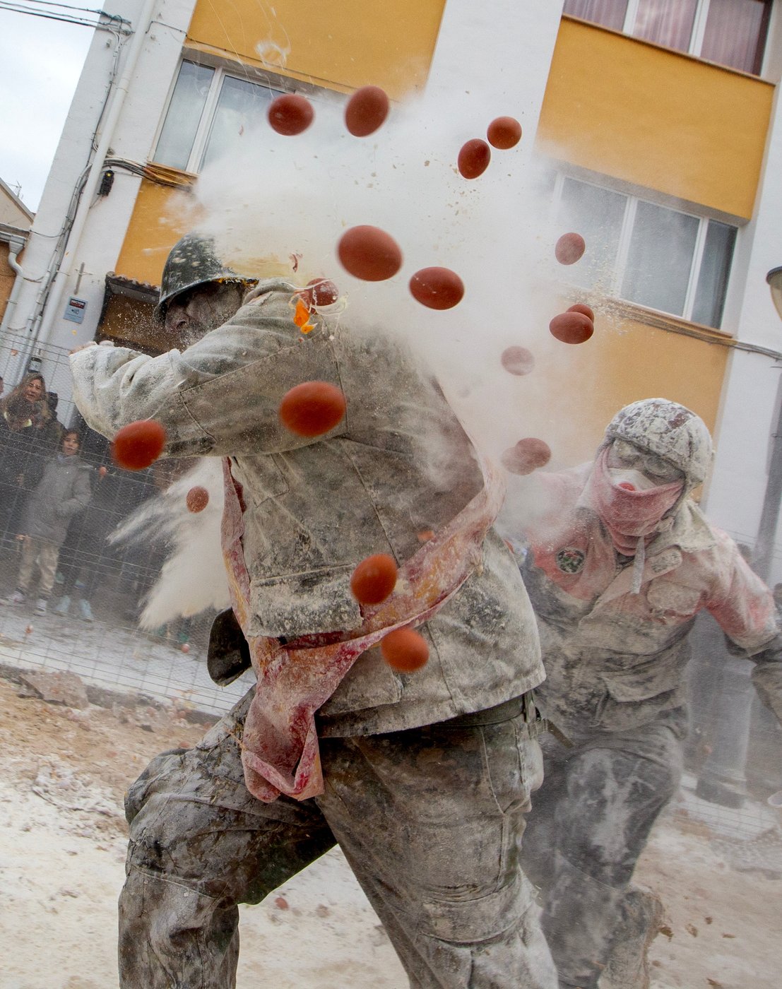 See the world in vertical: Top photos by AP photojournalists | iNFOnews.ca