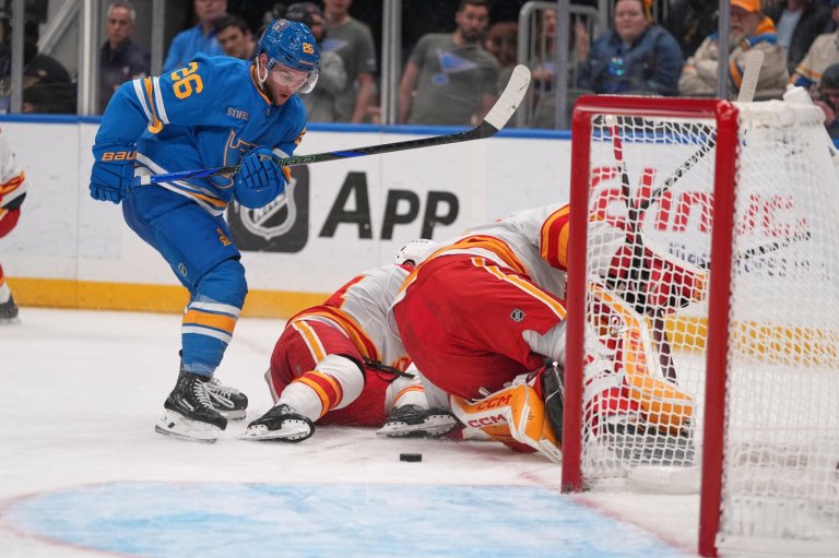 Walker, Binnington lead Blues to 3-2 win over Flames | iNFOnews.ca